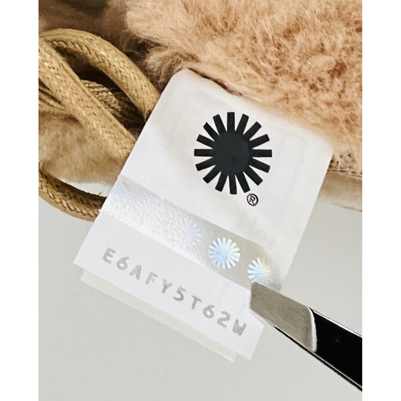 UGG Neumel Cozy Chestnut SheepSkin Lace up Ankle Boots Unisex - Picture 11 of 12